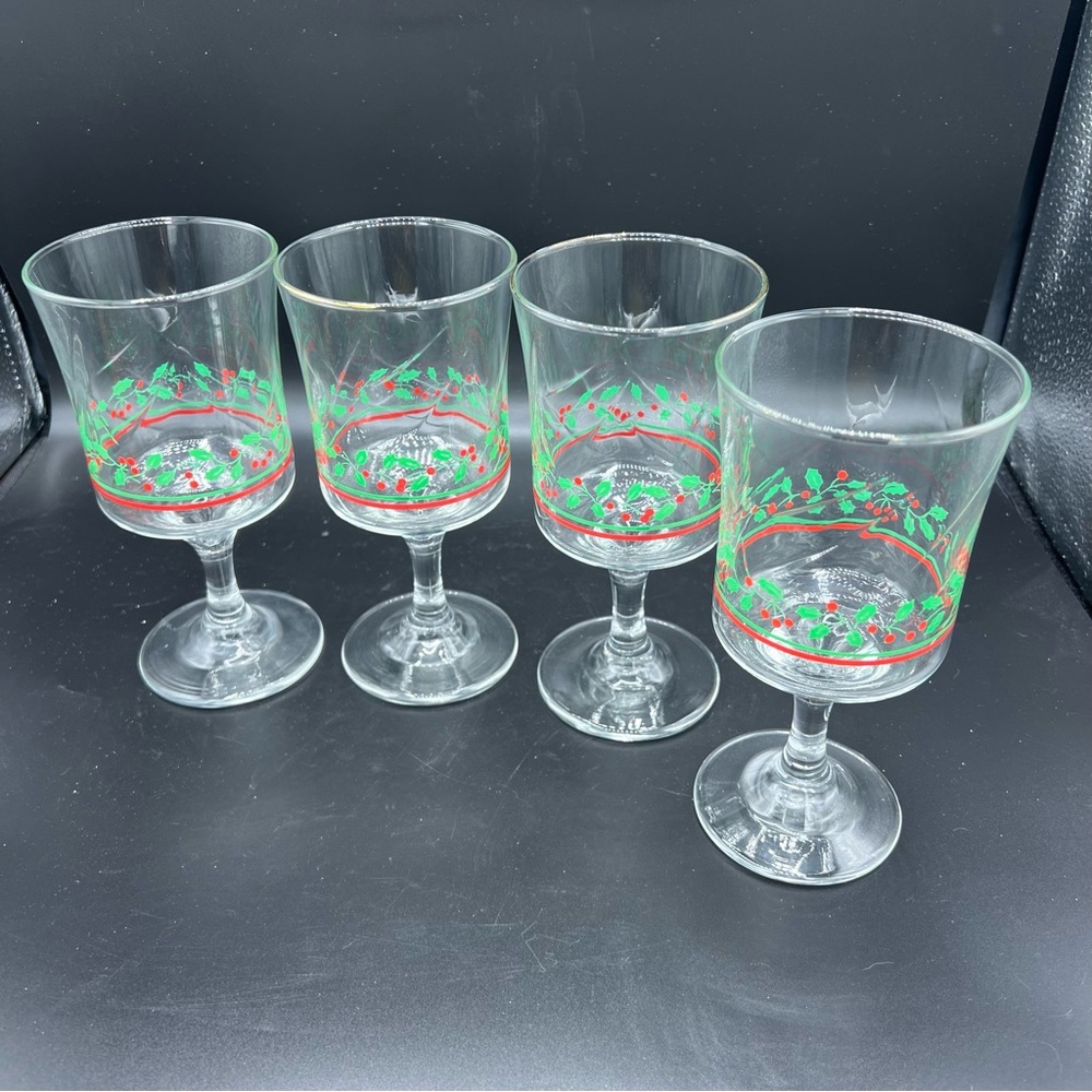 Set of 4 Arby’s Vintage Holly Wine Glasses 1985